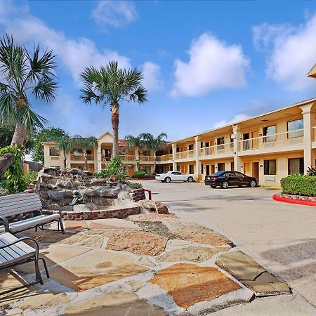 Super 8 By Wyndham Houston Hobby Airport South Hotel Ngoại thất bức ảnh