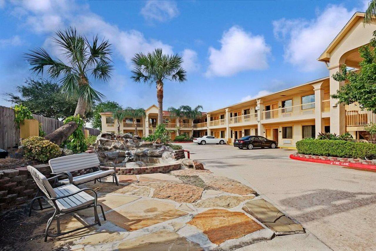 Super 8 By Wyndham Houston Hobby Airport South Hotel Ngoại thất bức ảnh