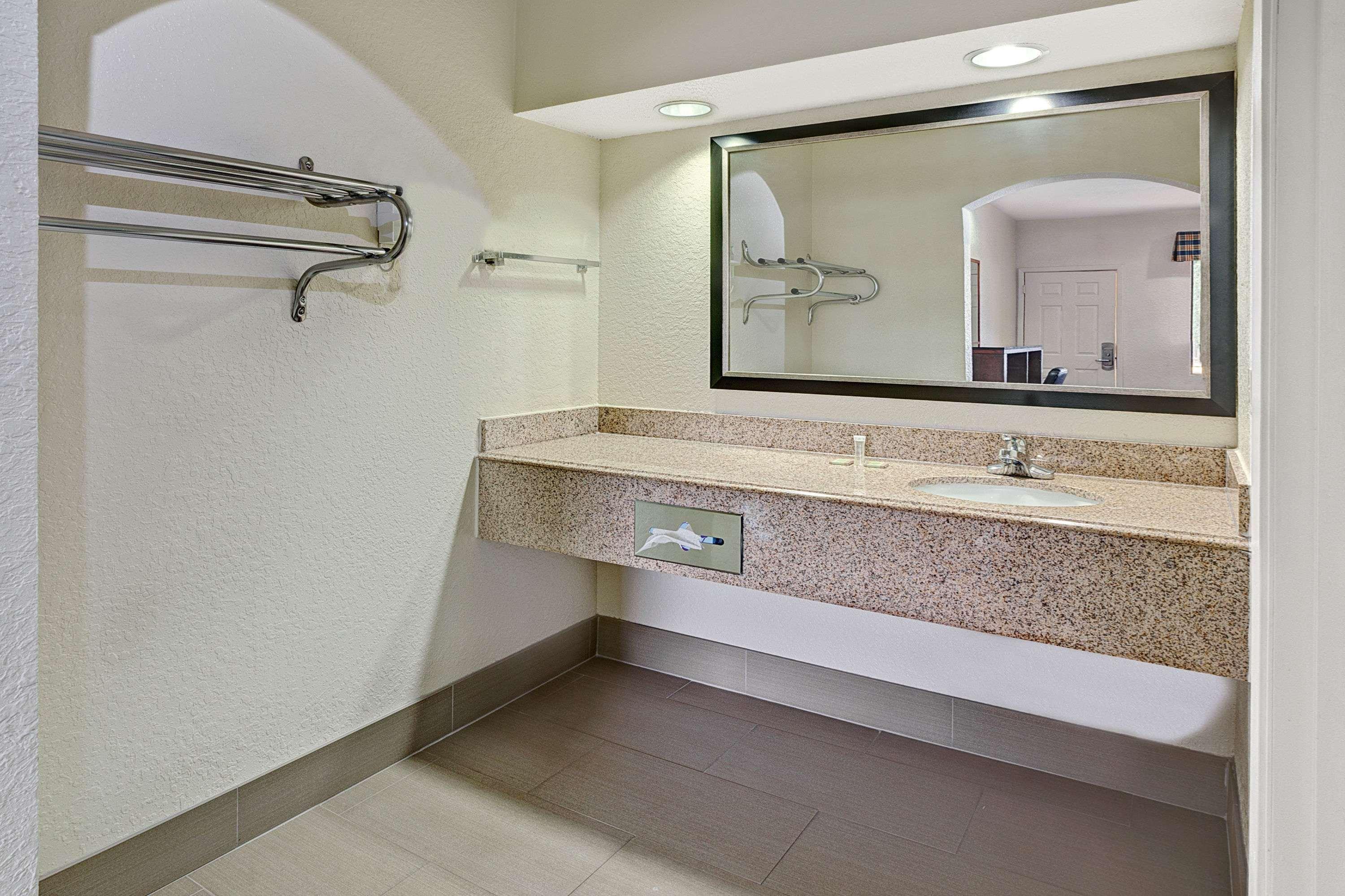 Super 8 By Wyndham Houston Hobby Airport South Hotel Ngoại thất bức ảnh